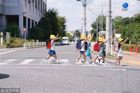 孩子們裸體|脫光光，去上學？日本幼兒園的「裸體教育」，真的有利於身心健。